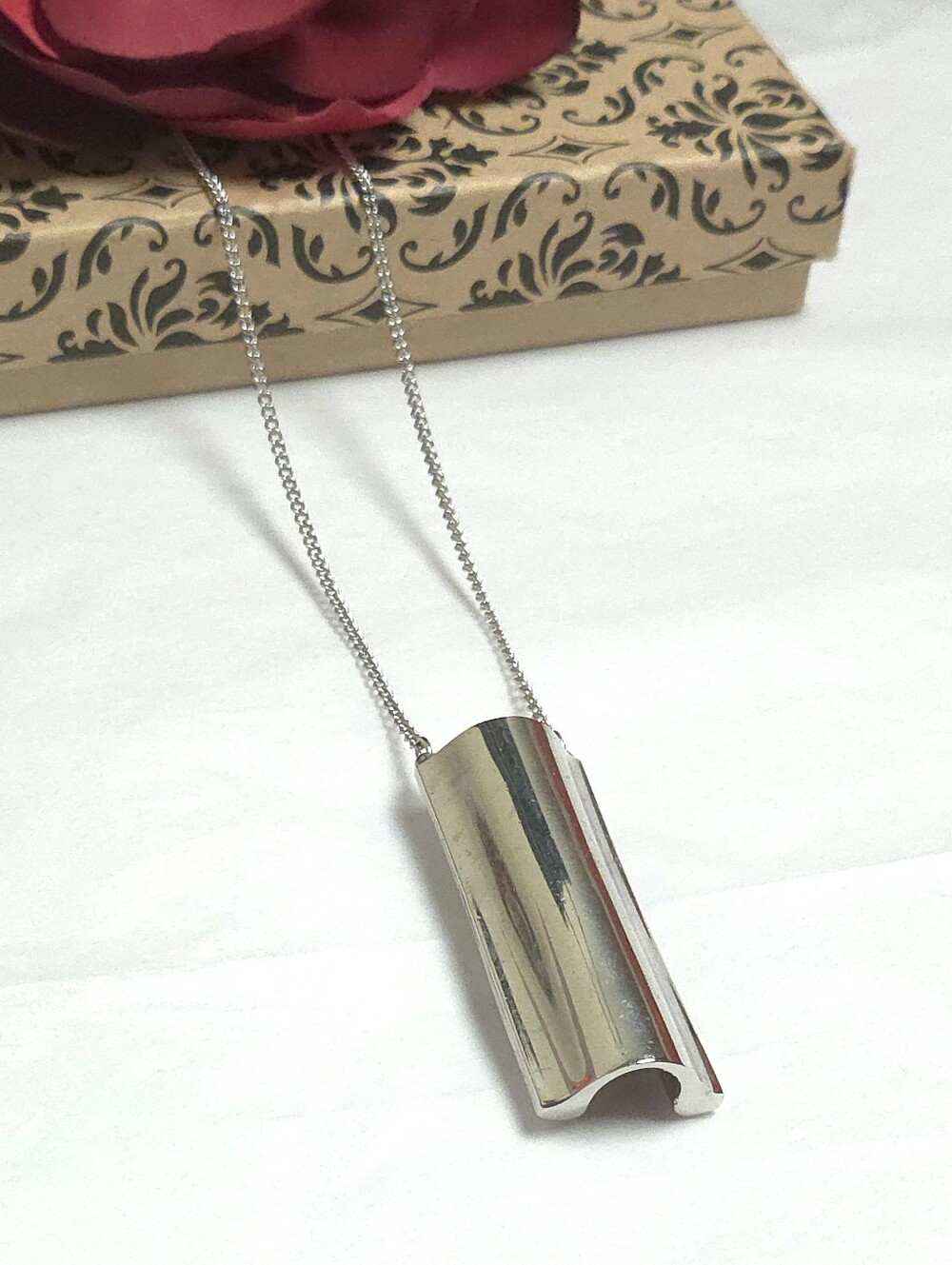 Vintage Avon P.C Ariane '77 Purfume Caddy Pendant Necklace Presidence Club 22"